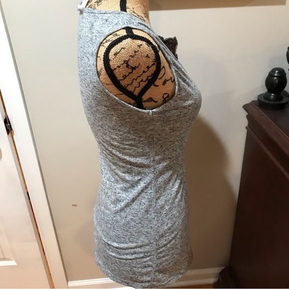 ▪️Tank with Flower Adornment - Picture 6 of 7